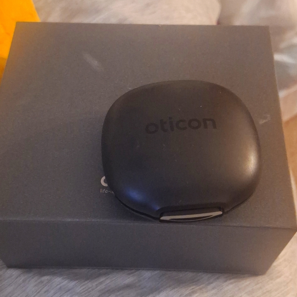 Oticon Hearing Aids: Ruby 2, Zirconz 2 MR-T 312 Traditional Battery Oper…